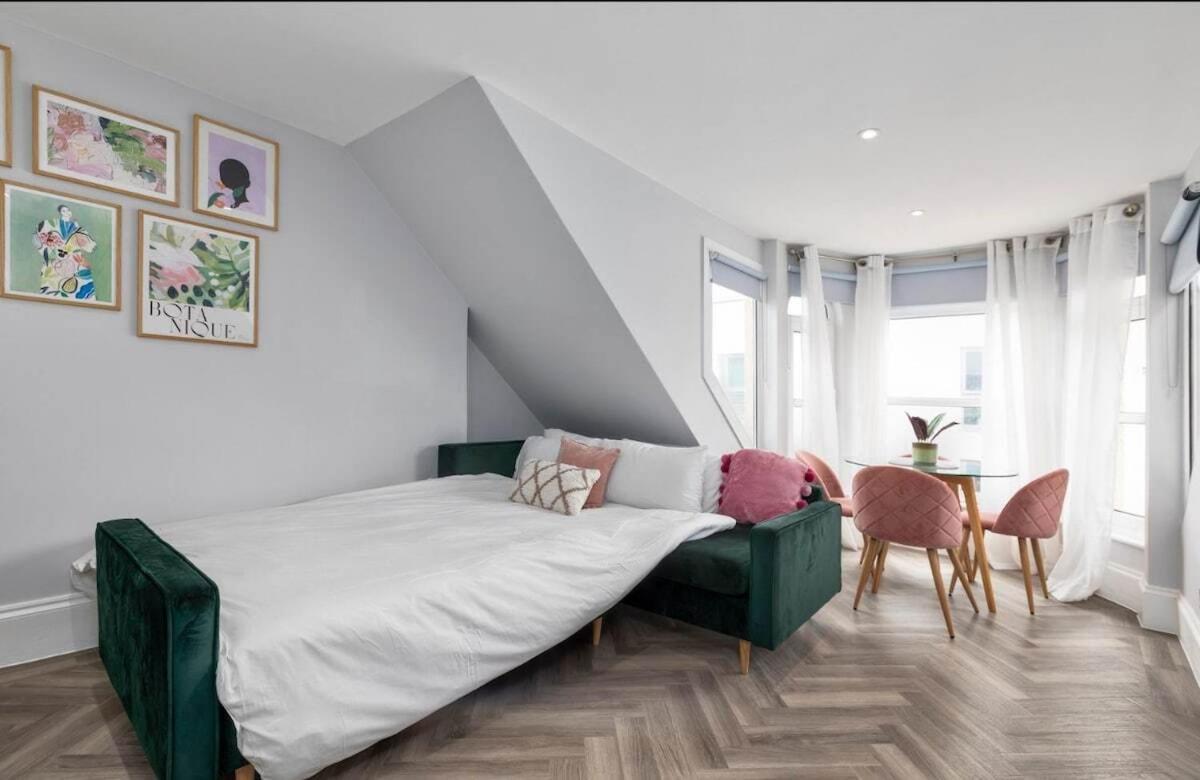 Eden House - Beach Apartments & Suites Saint Helier Номер фото